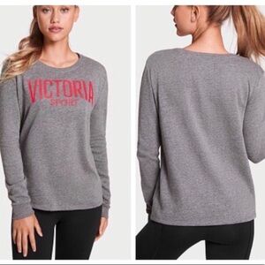 •Victoria Sport• red graphic logo sweatshi…